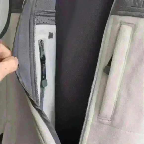 WINDRIVER | Men's Gray Two-Toned Full-Zip Collard  Polar Fleece Vest - Picture 5 of 6